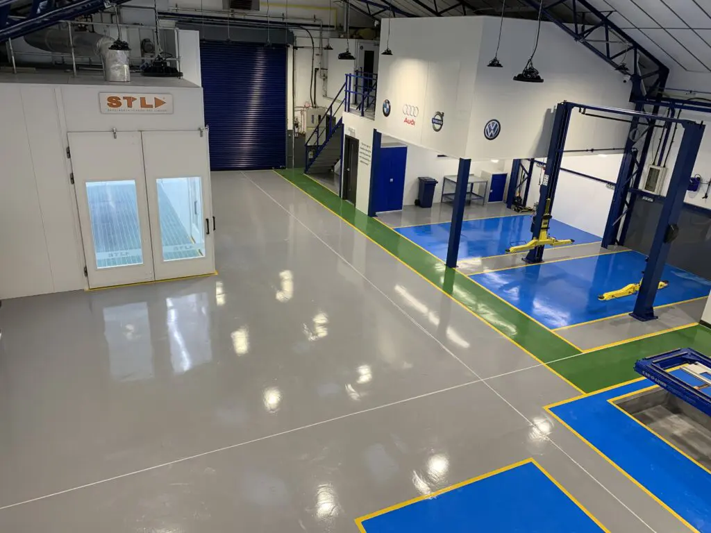 Image showing Finesse Redhill body shop